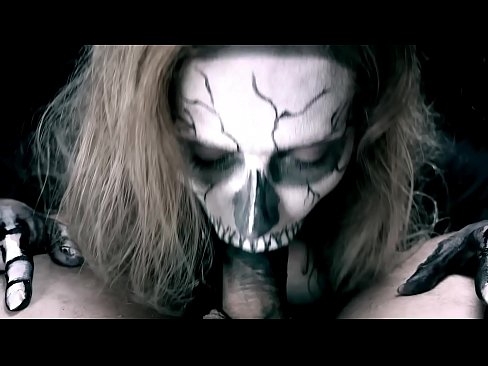❤️ Rapariga demoníaca a chupar pilas com a sua boca negra e a engolir esperma. ️ Porno em pt.tuberxxx-com.ru ❌️